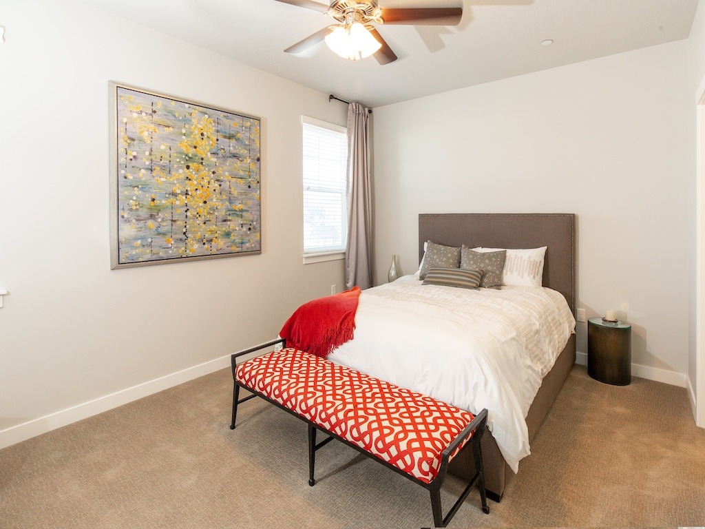 San Tropez Apartments & Townhomes